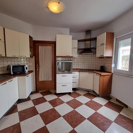 The Florens Residence Near The Beach With The Pool, Bbq And Kids Playground, Zadar Diklo Camera foto