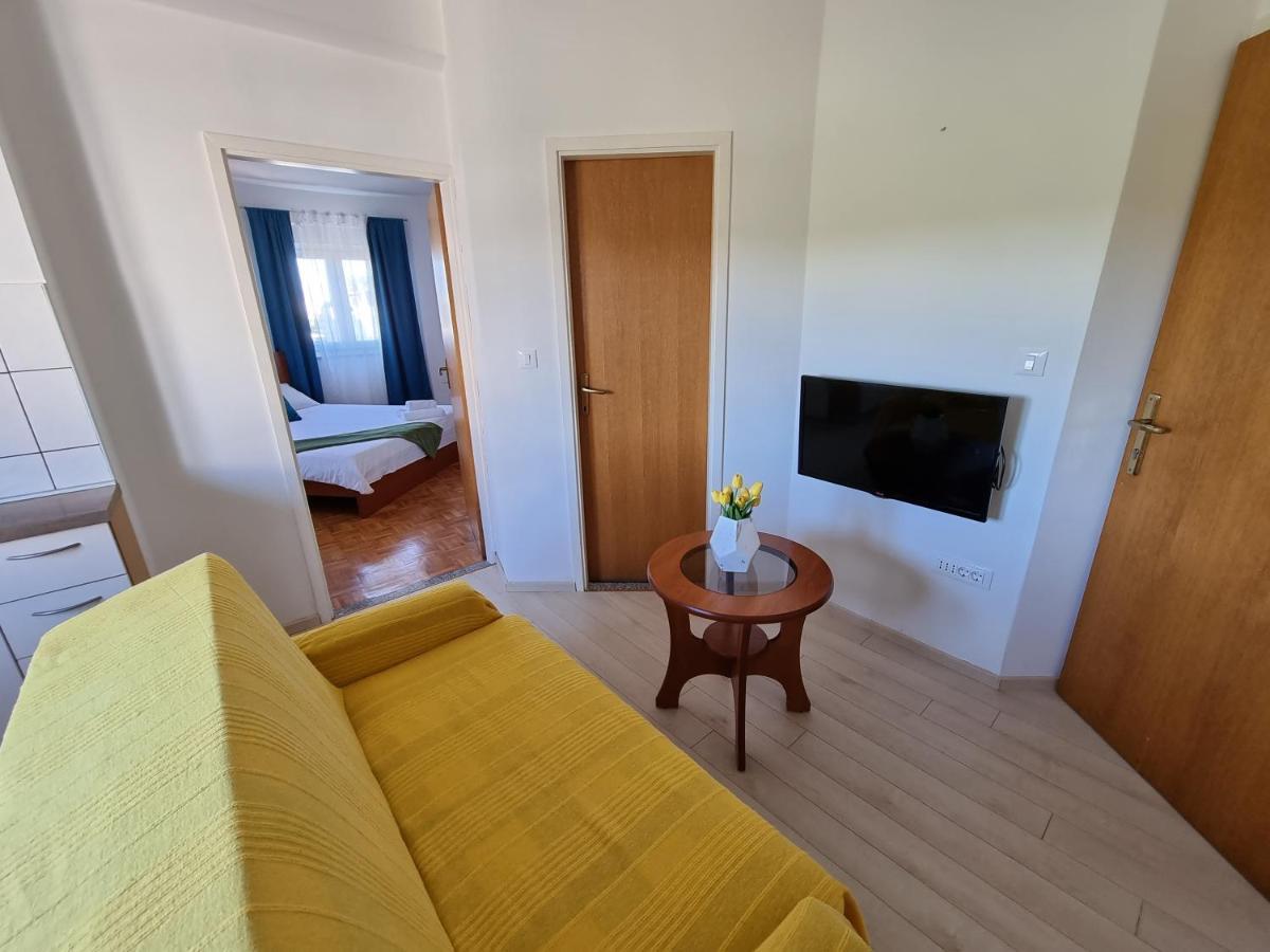 The Florens Residence Near The Beach With The Pool, Bbq And Kids Playground, Zadar Diklo Esterno foto