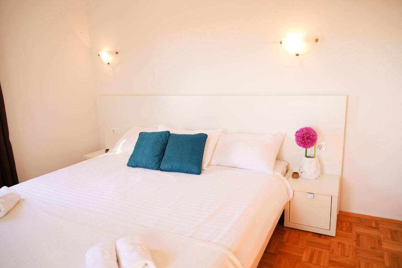 The Florens Residence Near The Beach With The Pool, Bbq And Kids Playground, Zadar Diklo Esterno foto