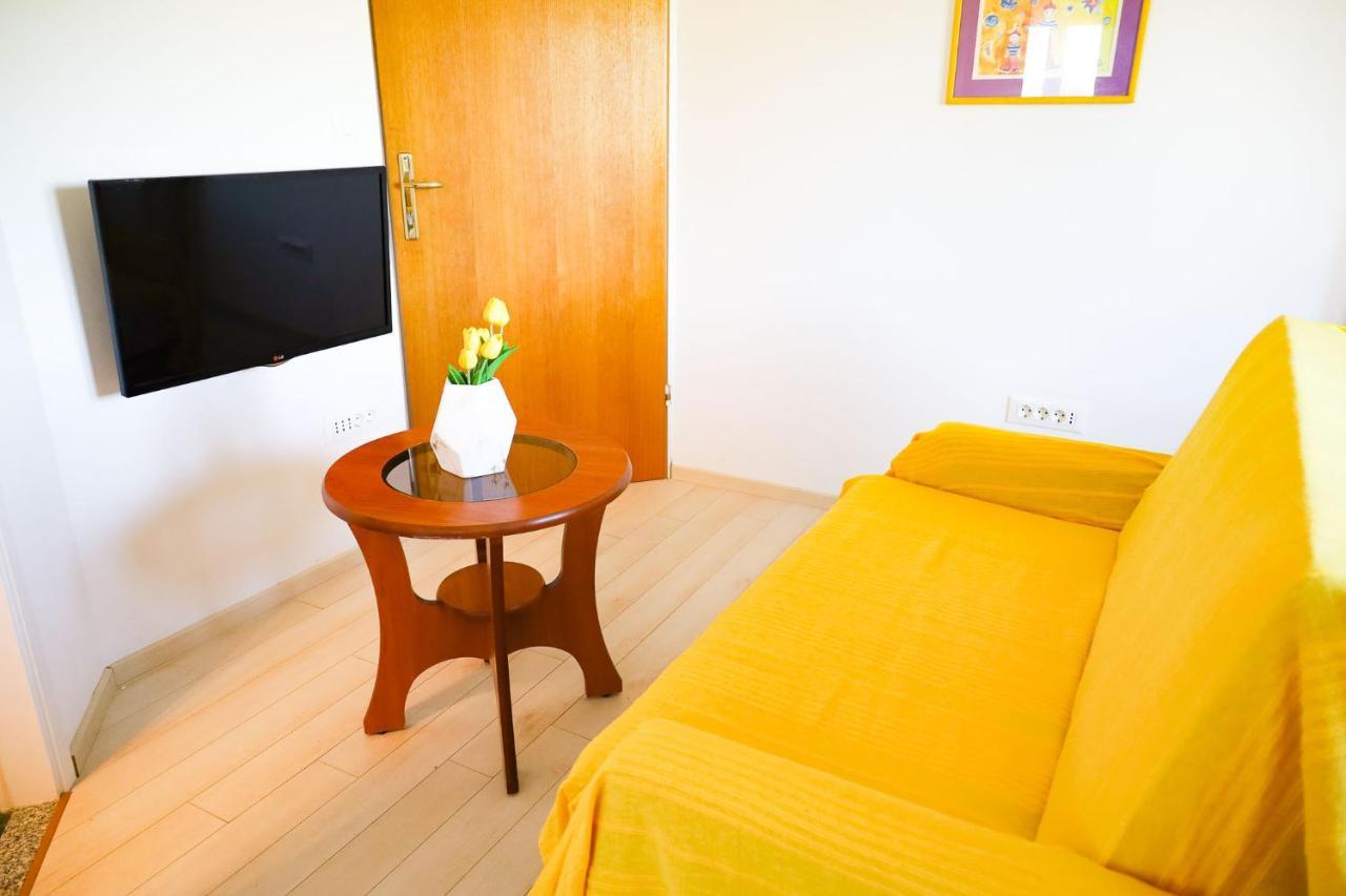 The Florens Residence Near The Beach With The Pool, Bbq And Kids Playground, Zadar Diklo Esterno foto