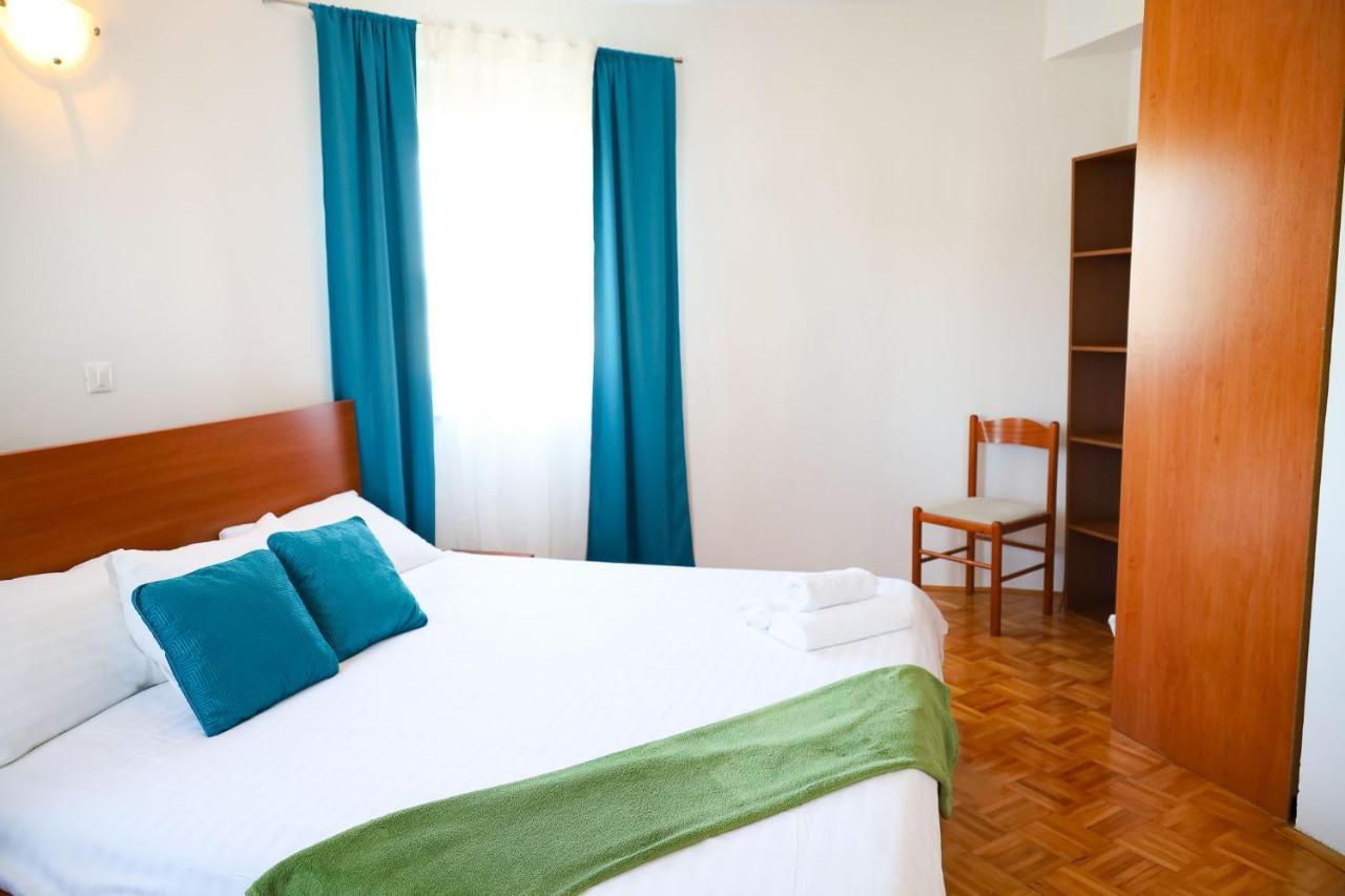 The Florens Residence Near The Beach With The Pool, Bbq And Kids Playground, Zadar Diklo Esterno foto