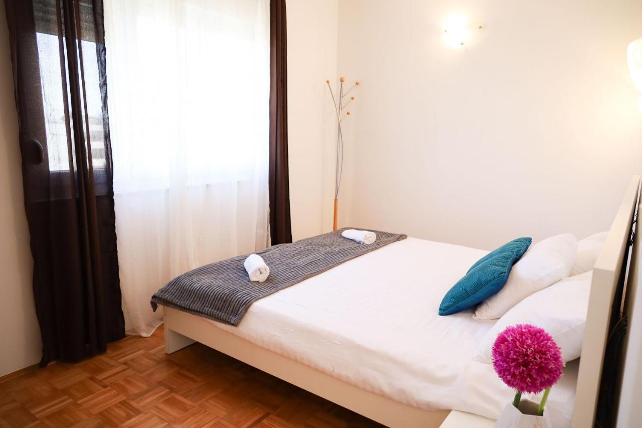 The Florens Residence Near The Beach With The Pool, Bbq And Kids Playground, Zadar Diklo Esterno foto
