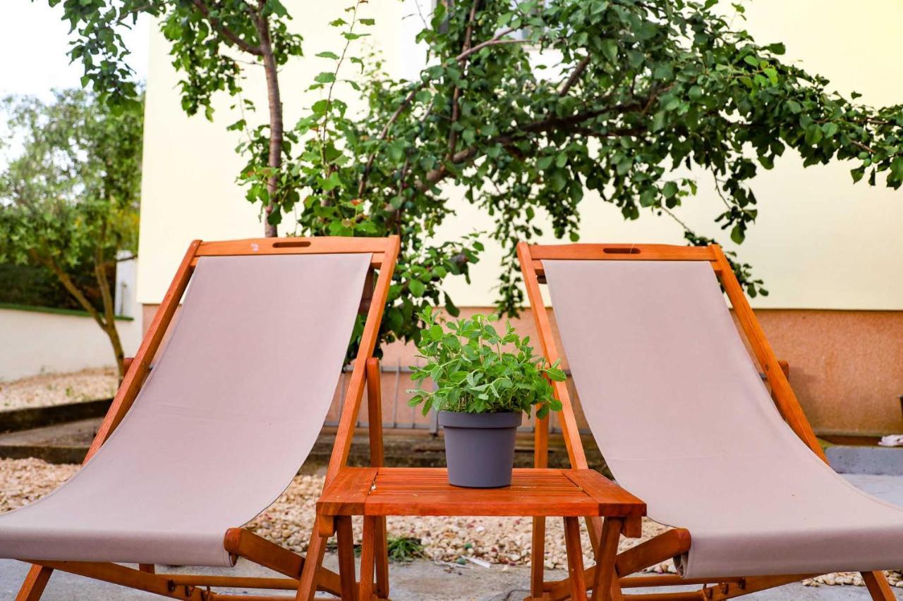 The Florens Residence Near The Beach With The Pool, Bbq And Kids Playground, Zadar Diklo Esterno foto