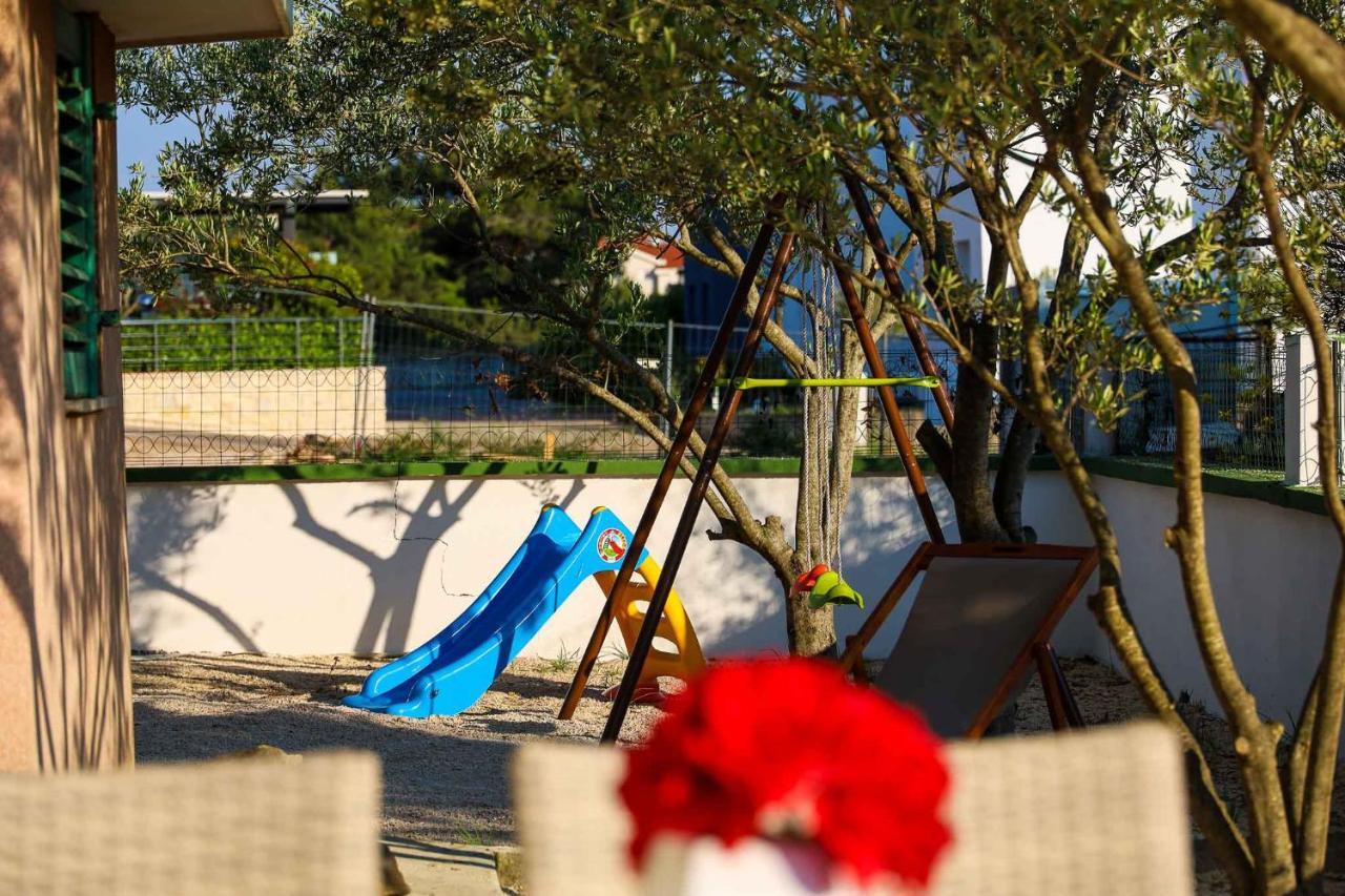 The Florens Residence Near The Beach With The Pool, Bbq And Kids Playground, Zadar Diklo Esterno foto