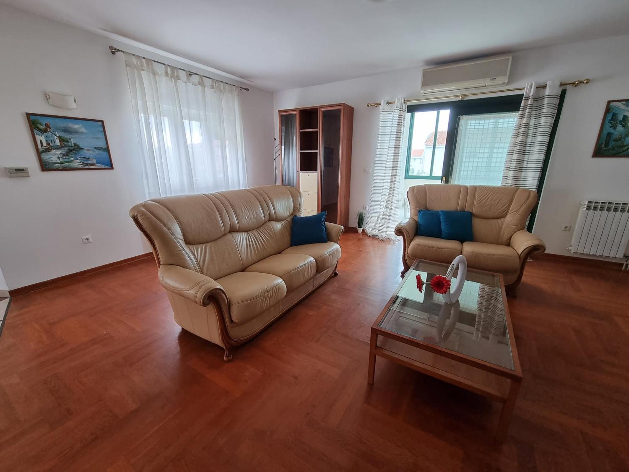 The Florens Residence Near The Beach With The Pool, Bbq And Kids Playground, Zadar Diklo Camera foto